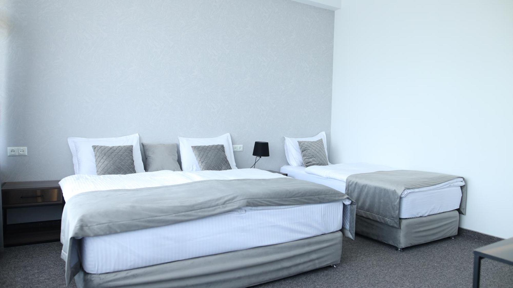 Bmg Hotel By Grigoryans Group Горис Екстериор снимка