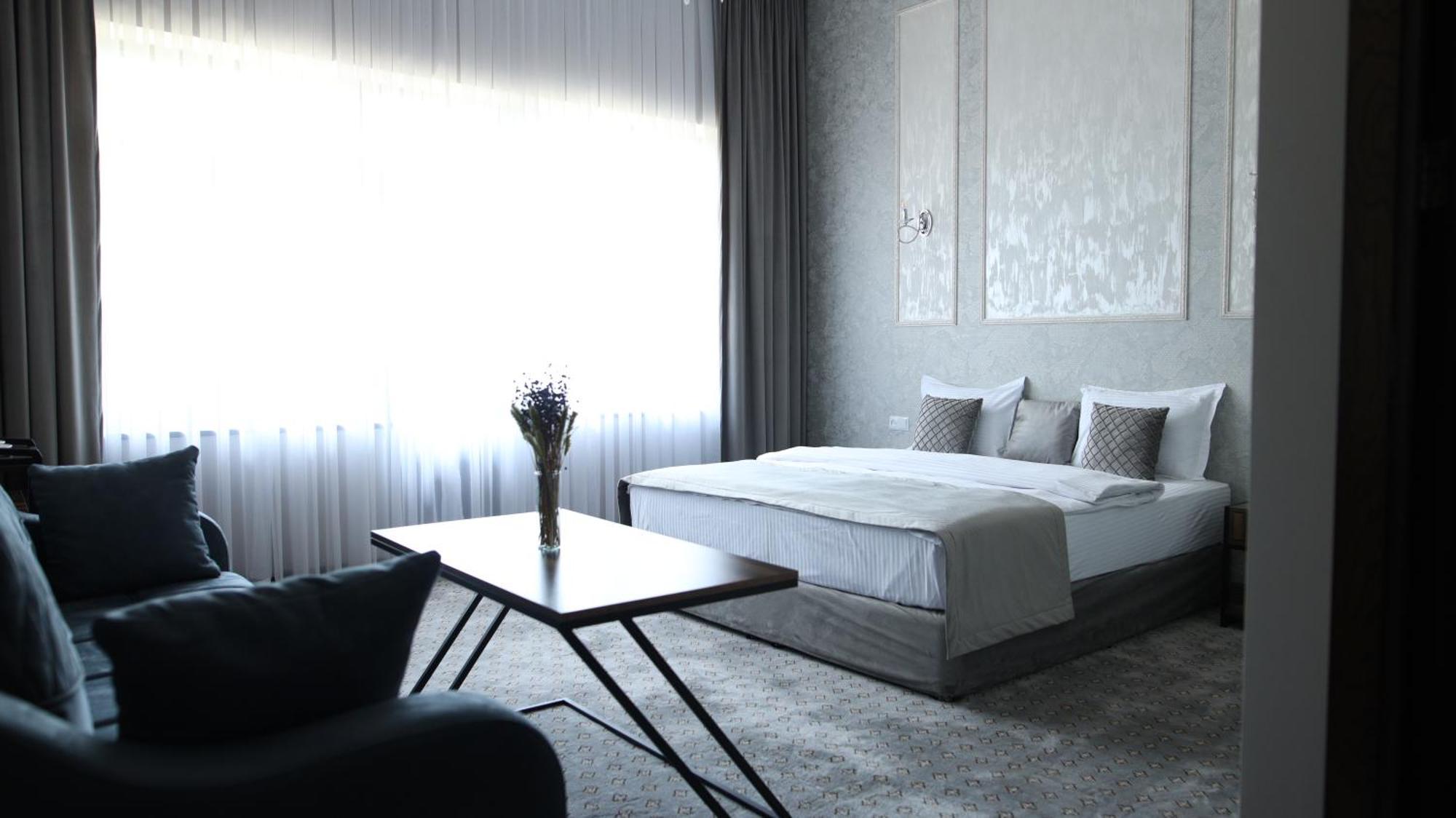 Bmg Hotel By Grigoryans Group Горис Екстериор снимка