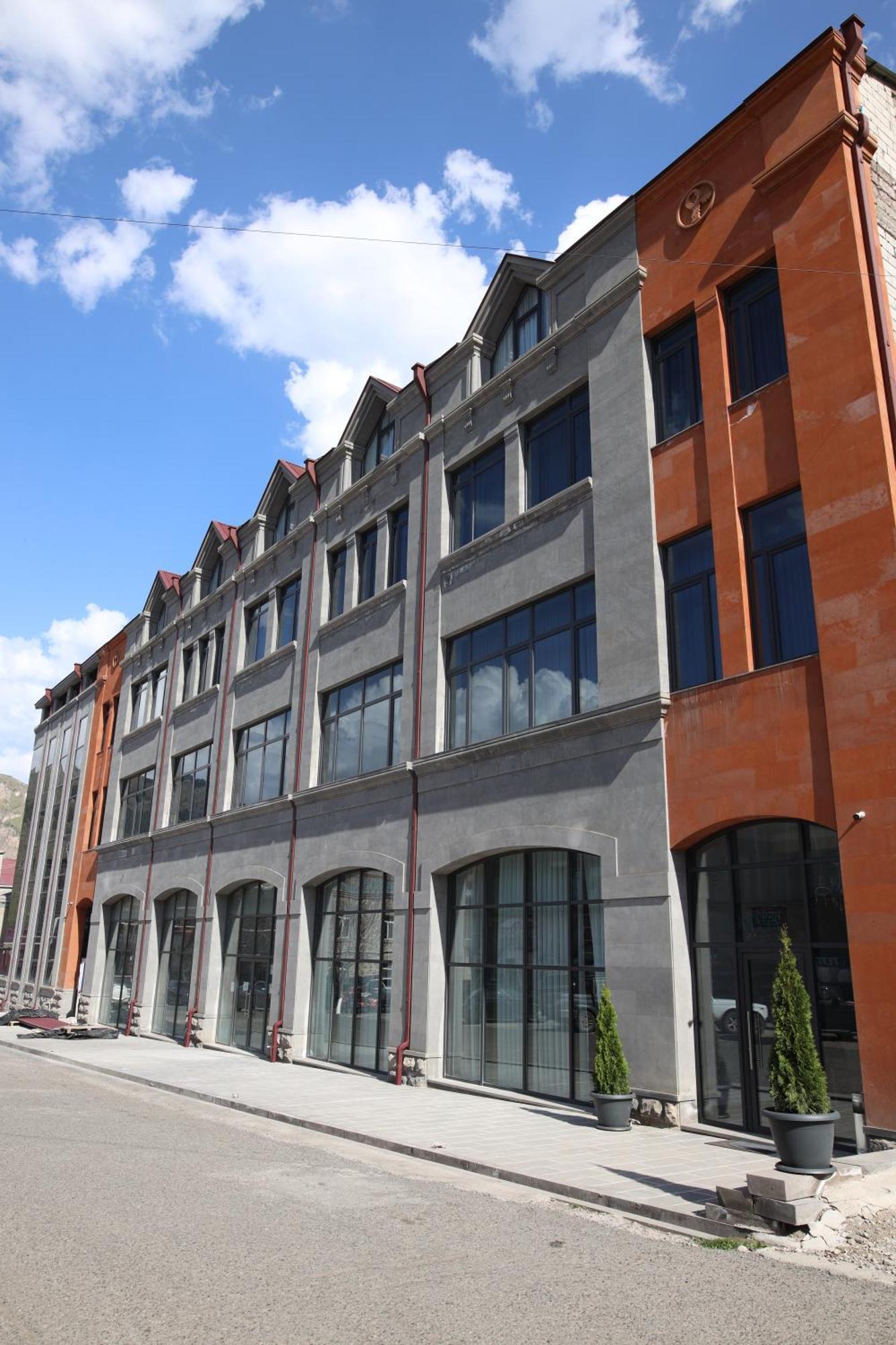 Bmg Hotel By Grigoryans Group Горис Екстериор снимка