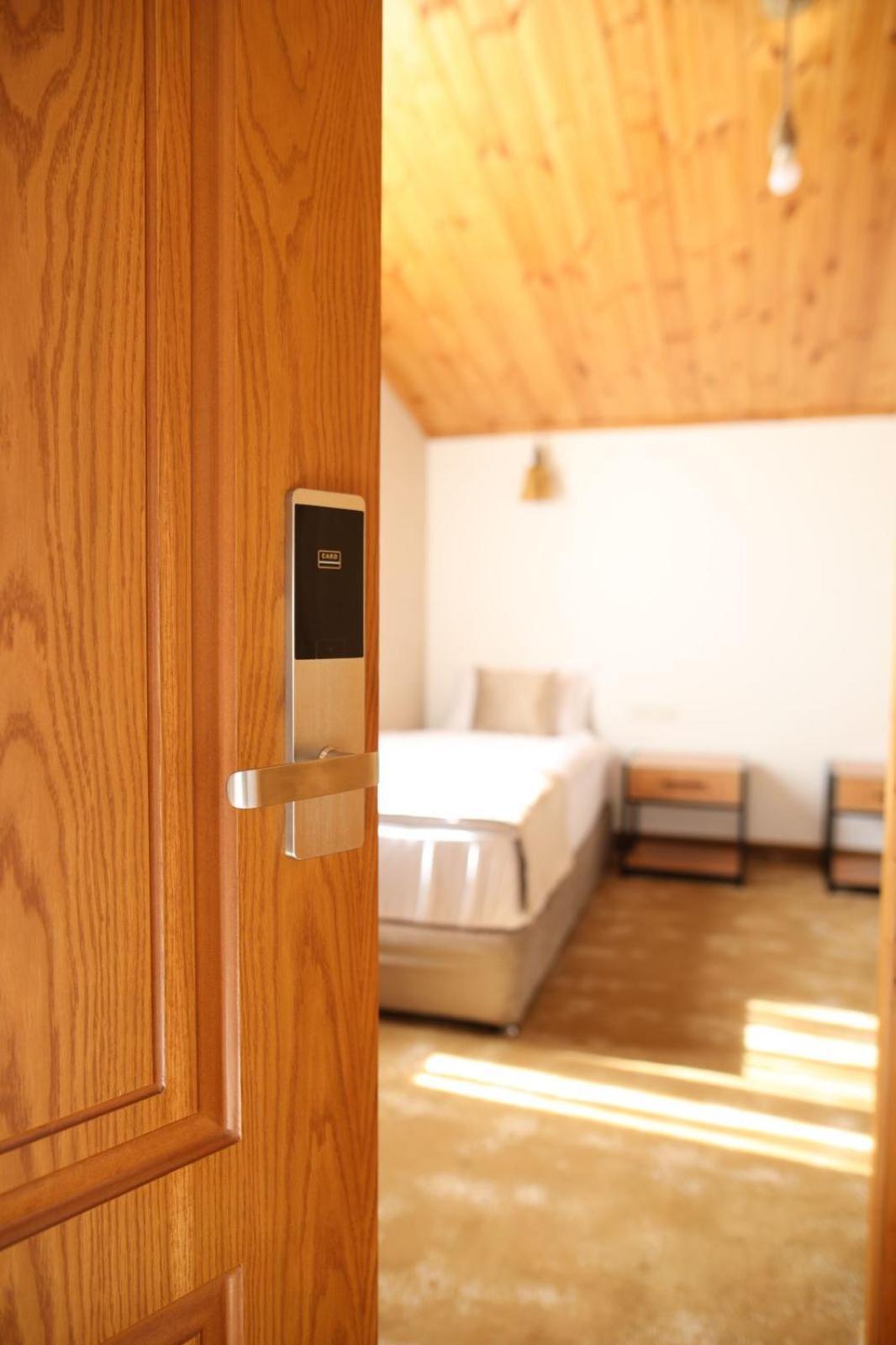 Bmg Hotel By Grigoryans Group Горис Екстериор снимка