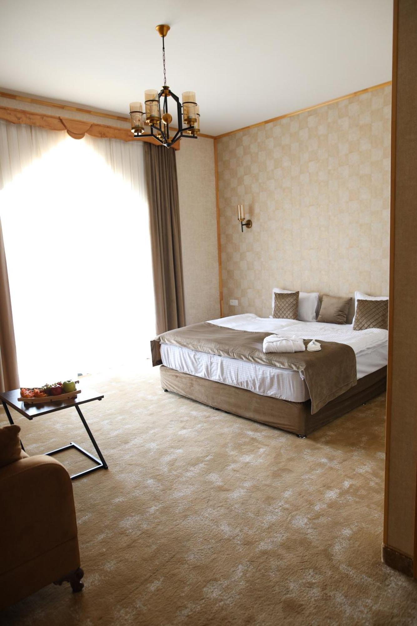 Bmg Hotel By Grigoryans Group Горис Екстериор снимка