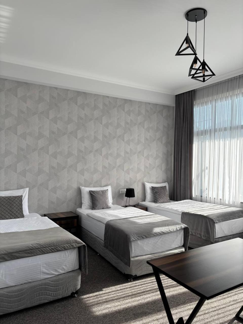 Bmg Hotel By Grigoryans Group Горис Екстериор снимка