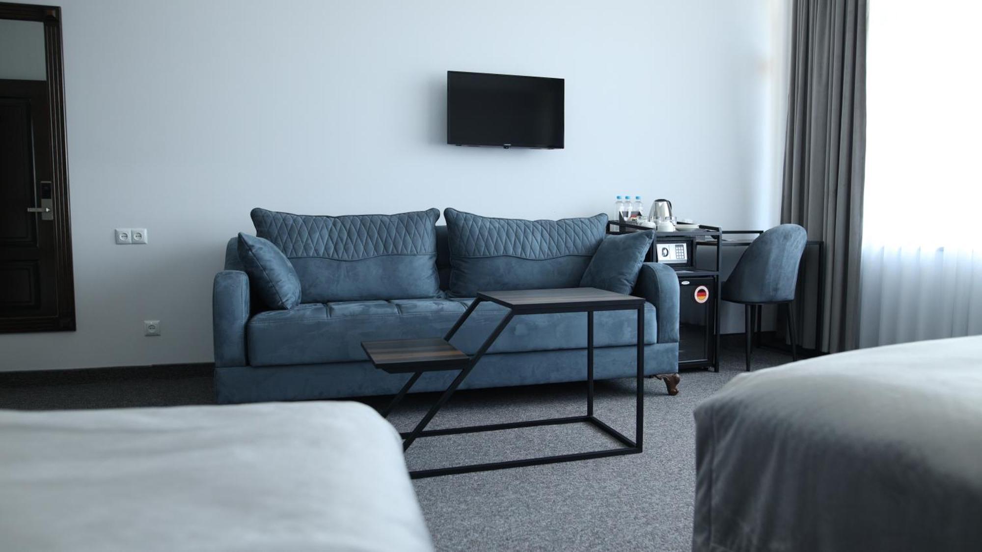 Bmg Hotel By Grigoryans Group Горис Екстериор снимка